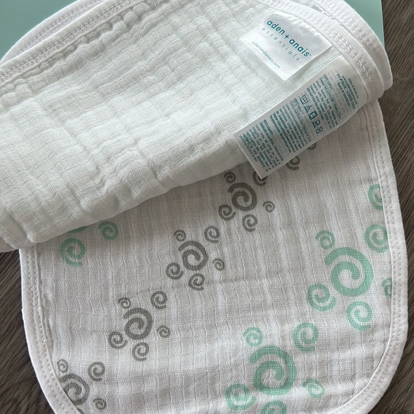 Snap bibs - Picture 2 of 2